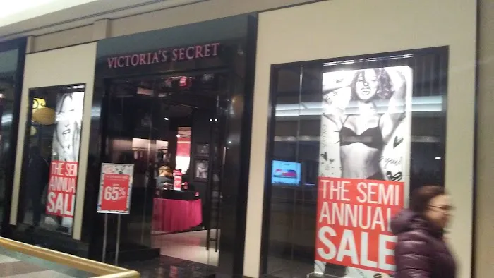 Victoria's Secret & PINK by Victoria's Secret 0