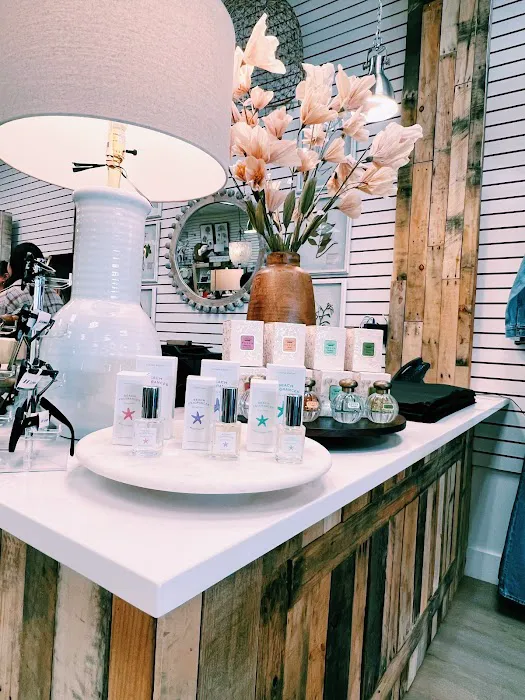 Madison's Niche (Woodbury) 0
