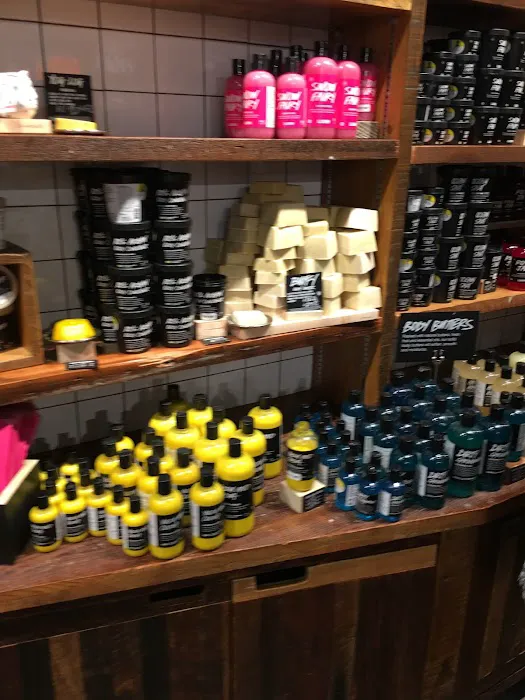 Lush Cosmetics Smith Haven Mall 0