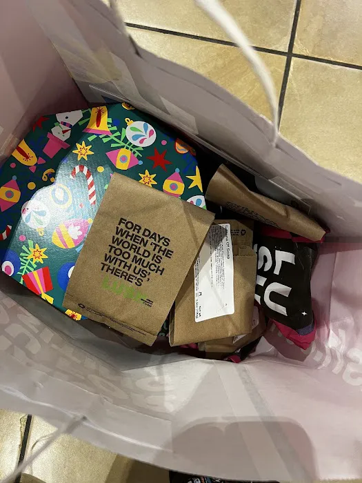 Lush Cosmetics Smith Haven Mall 8