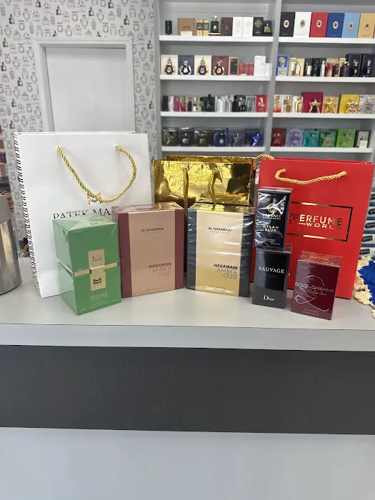 Perfume World 8