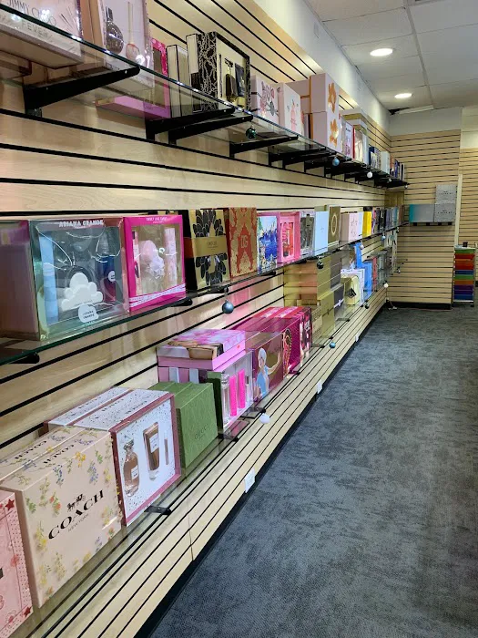 Perfume & jewelry 3