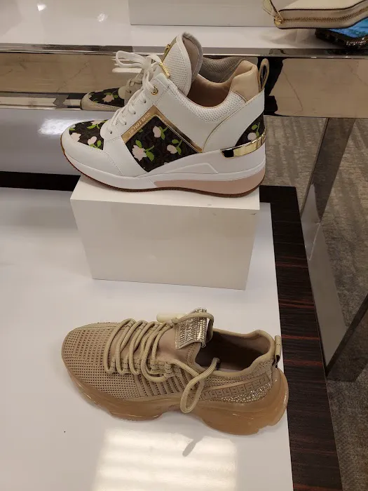 Macy's 9