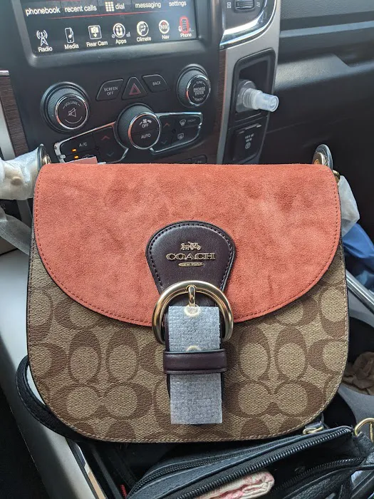 COACH Outlet 5