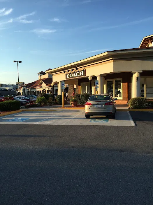 COACH Outlet 3