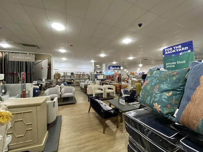 Marshalls & HomeGoods 6