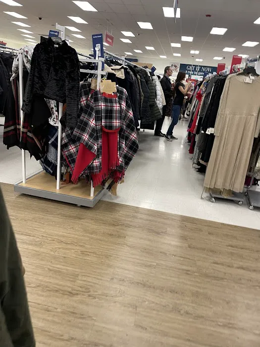 Marshalls & HomeGoods 8