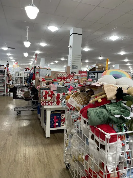 Marshalls & HomeGoods 9