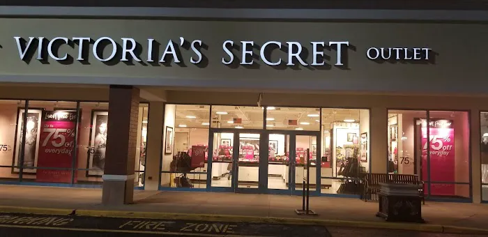 Victoria's Secret & PINK by Victoria's Secret 0