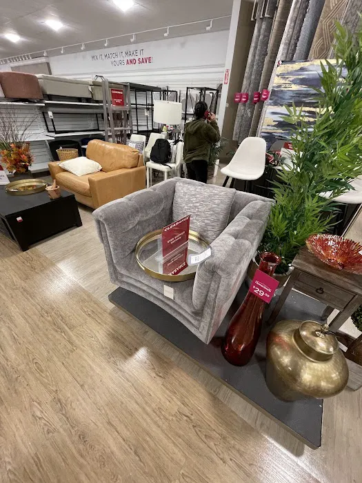 Marshalls & HomeGoods 0