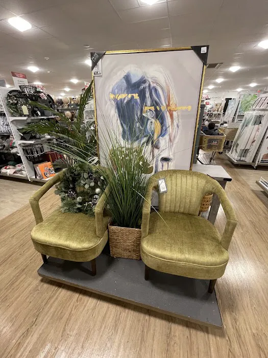 Marshalls & HomeGoods 1