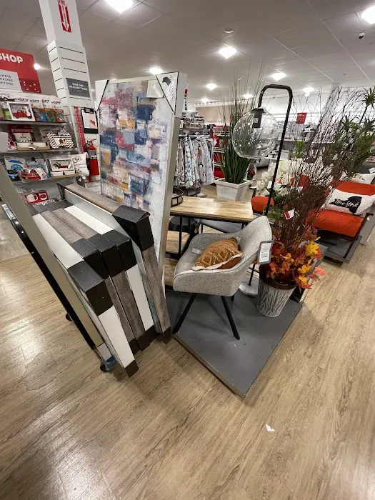 Marshalls & HomeGoods 4