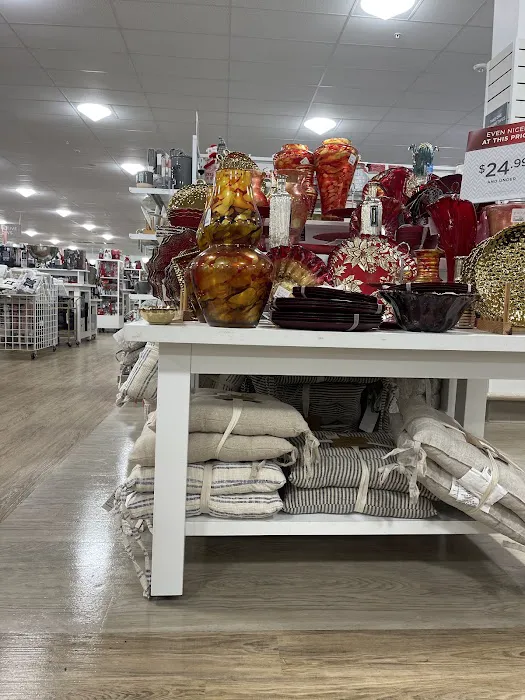 Marshalls & HomeGoods 9