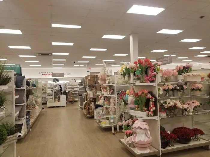 Mega Marshall's Plaza 0