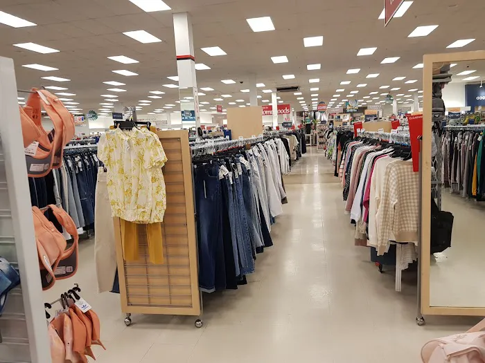 Mega Marshall's Plaza 7
