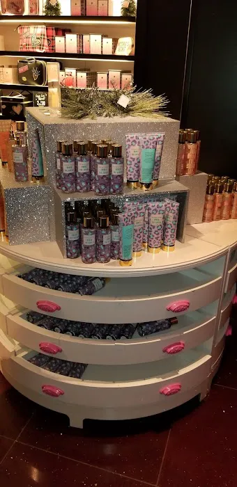 Victoria's Secret & PINK by Victoria's Secret 4