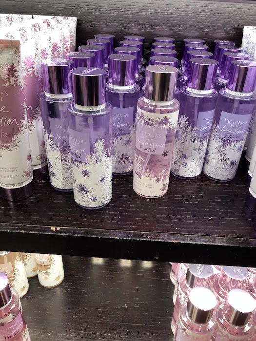 Victoria's Secret & PINK by Victoria's Secret 8