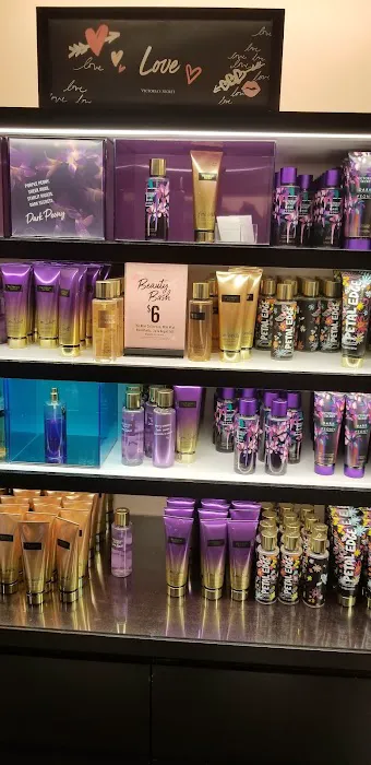 Victoria's Secret & PINK by Victoria's Secret 0