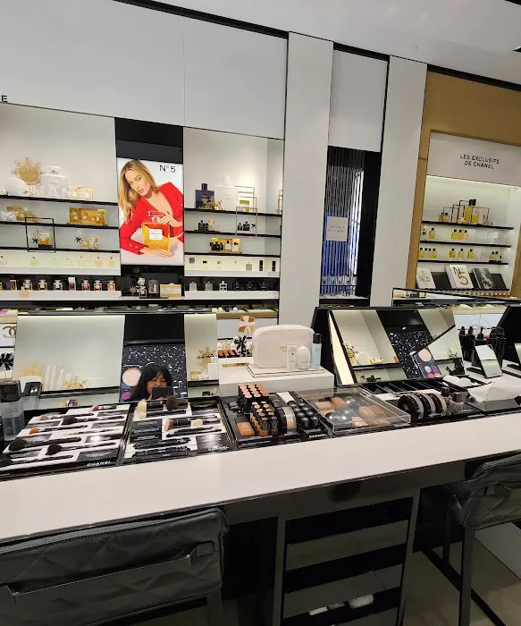 CHANEL FRAGRANCE AND BEAUTY BOUTIQUE 4