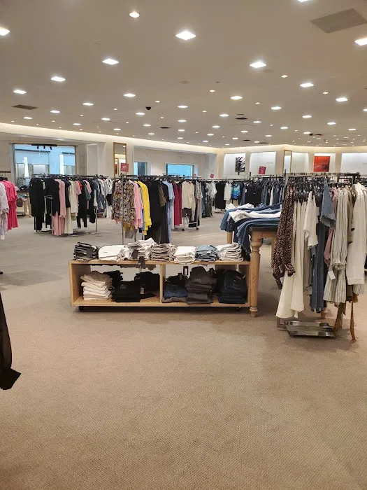 Saks Fifth Avenue 3