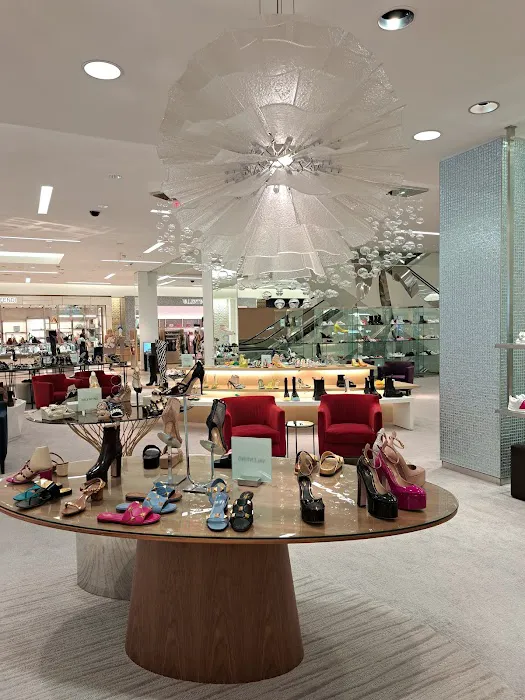 Saks Fifth Avenue 4