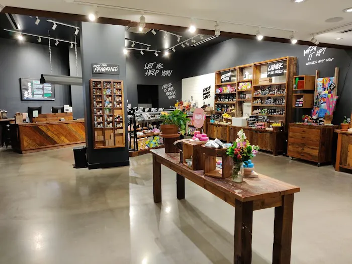 Lush Cosmetics Lenox Square 3