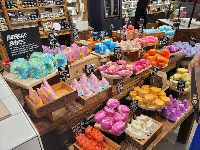 Lush Cosmetics Lenox Square 5