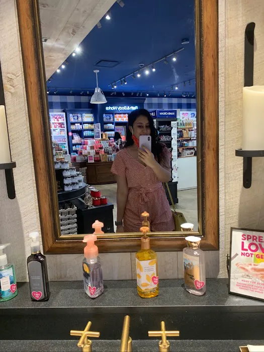 Bath & Body Works 2