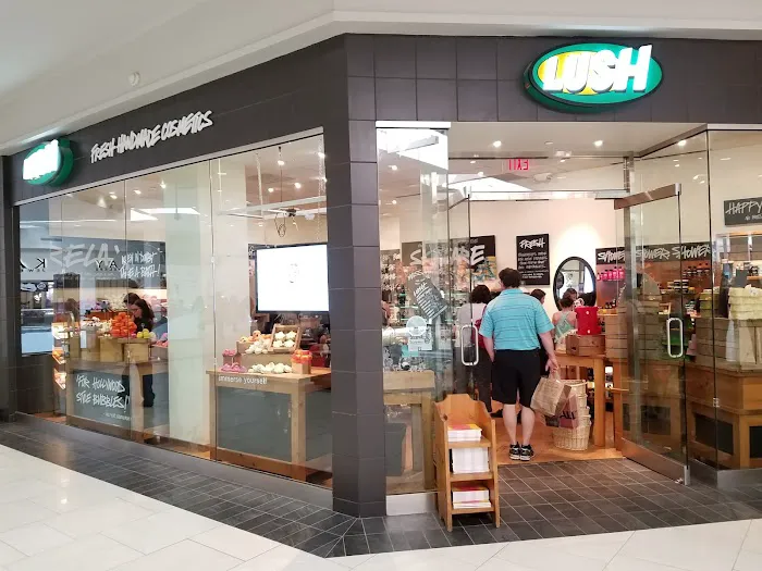 Lush Cosmetics Perimeter Mall 0