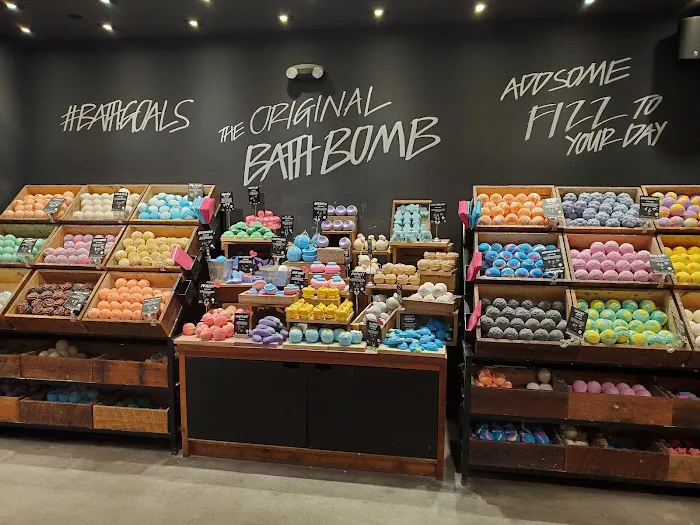 Lush Cosmetics Perimeter Mall 2