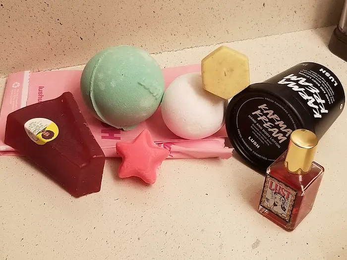 Lush Cosmetics Perimeter Mall 8