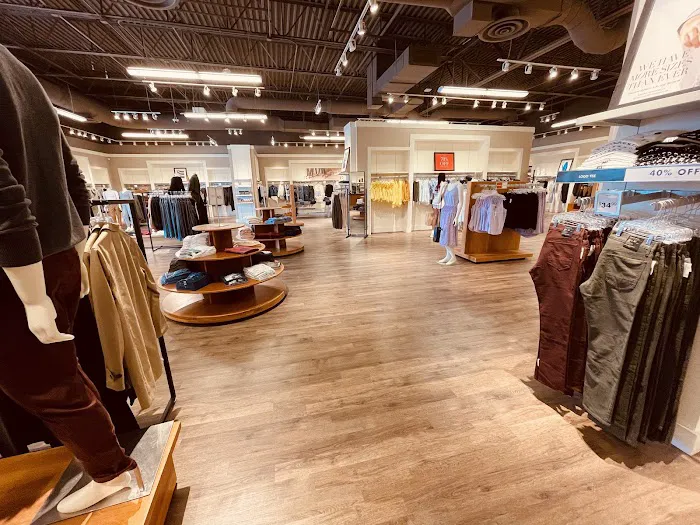 Tanger Outlets Commerce 2