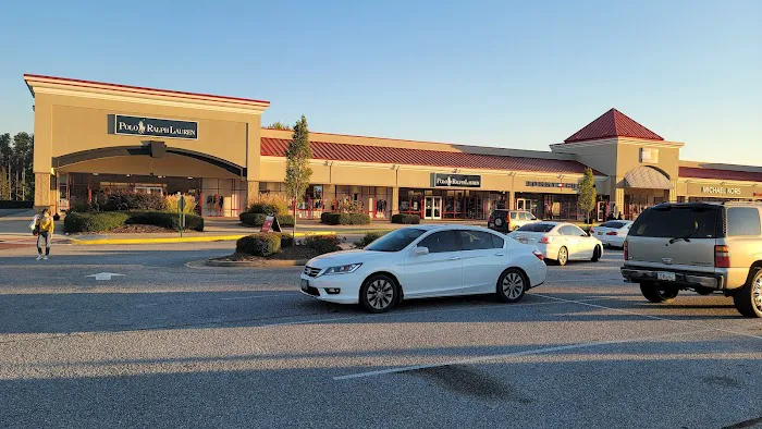 Tanger Outlets Commerce 1