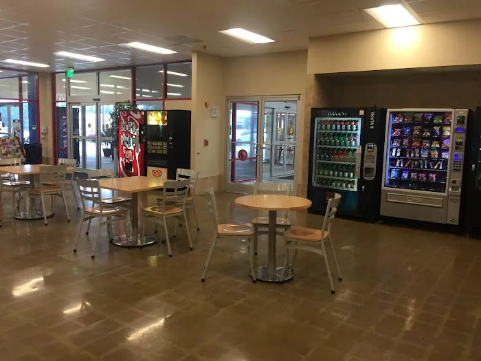 Tanger Outlets Commerce 7