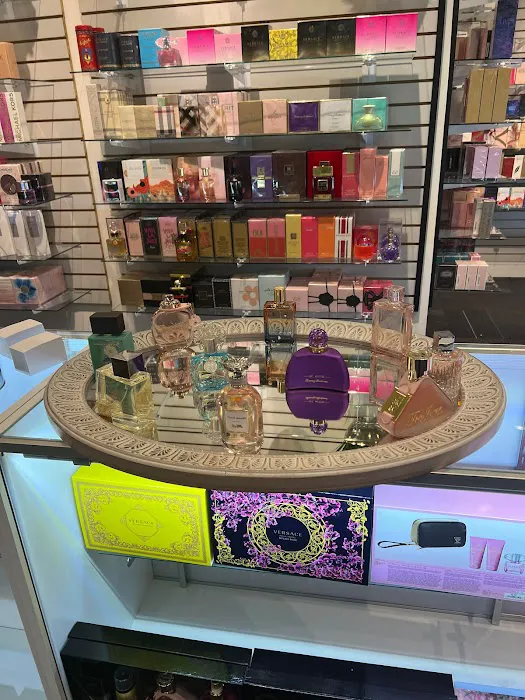 Perfume Palace 7