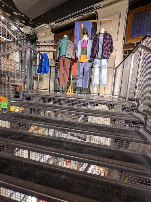 Urban Outfitters 8