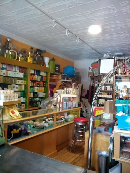 Colonial Drug 0