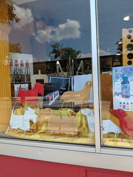 Colonial Drug 3