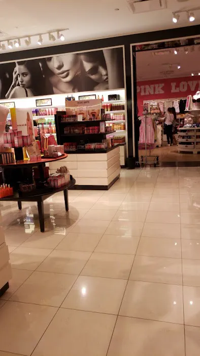 Victoria's Secret & PINK by Victoria's Secret 0