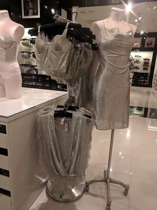 Victoria's Secret & PINK by Victoria's Secret 5