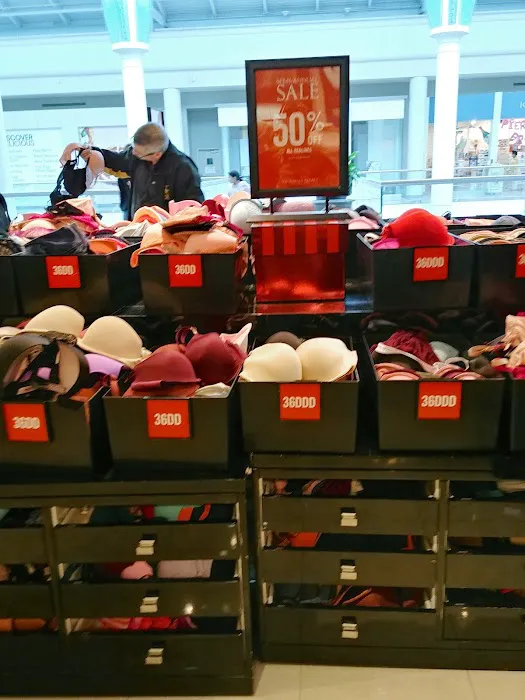 Victoria's Secret & PINK by Victoria's Secret 9