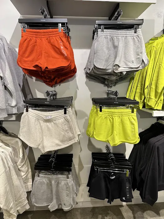Calvin Klein 9