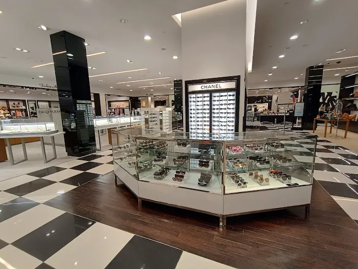 Bloomingdale's 1