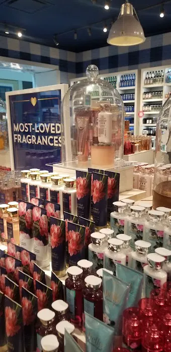 Bath & Body Works 4