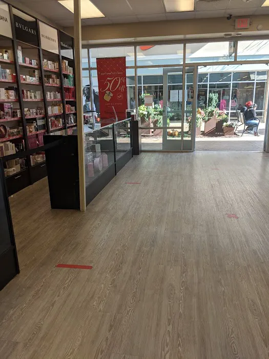 FRAGRANCE OUTLET 1