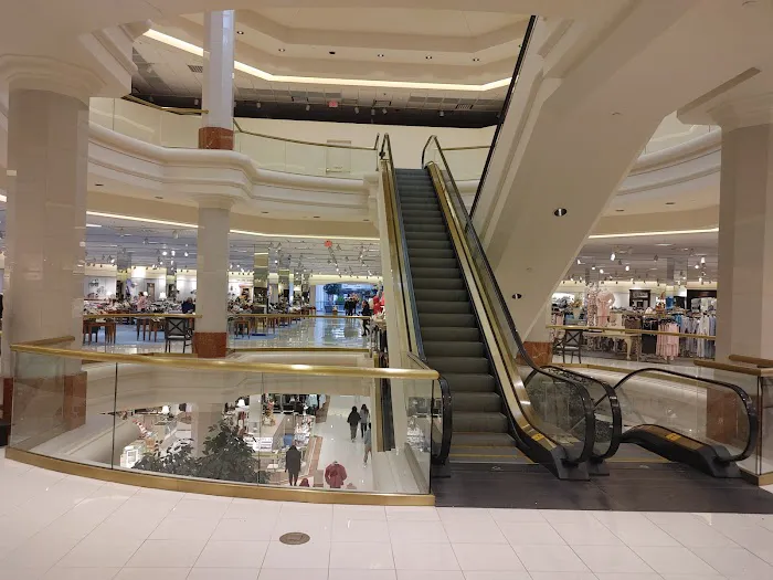 Von Maur 2