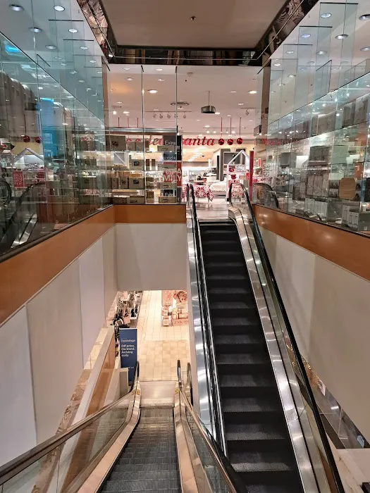 Macy's 0
