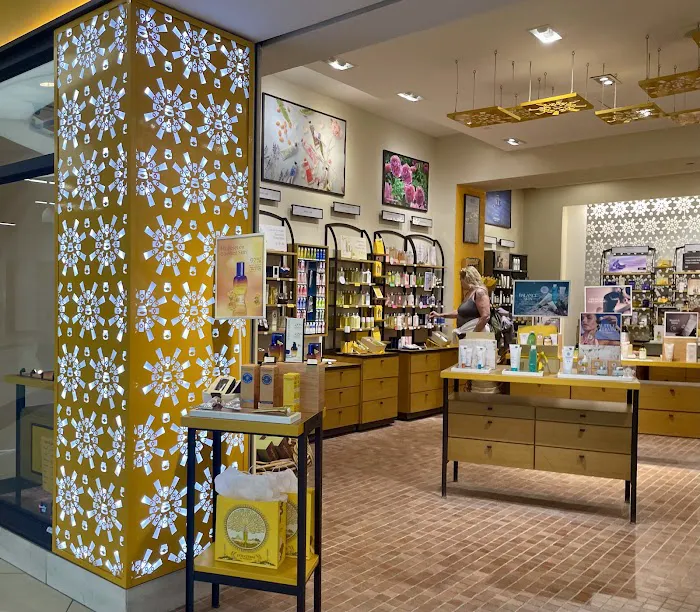 L'OCCITANE EN PROVENCE 4