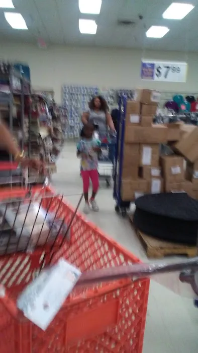 Roses Discount Store 3