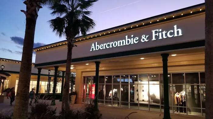 Abercrombie & Fitch 3
